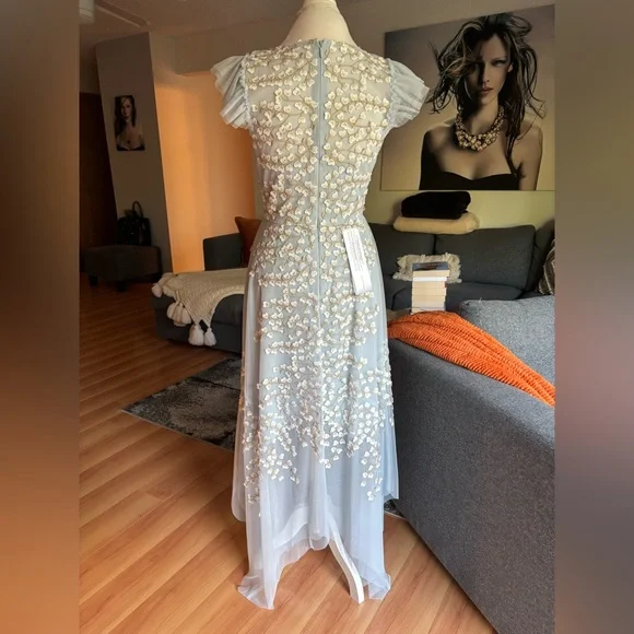 BCBGMaxAzria White Sleeveless V-Neck Maxi Dress - Picture 5 of 7